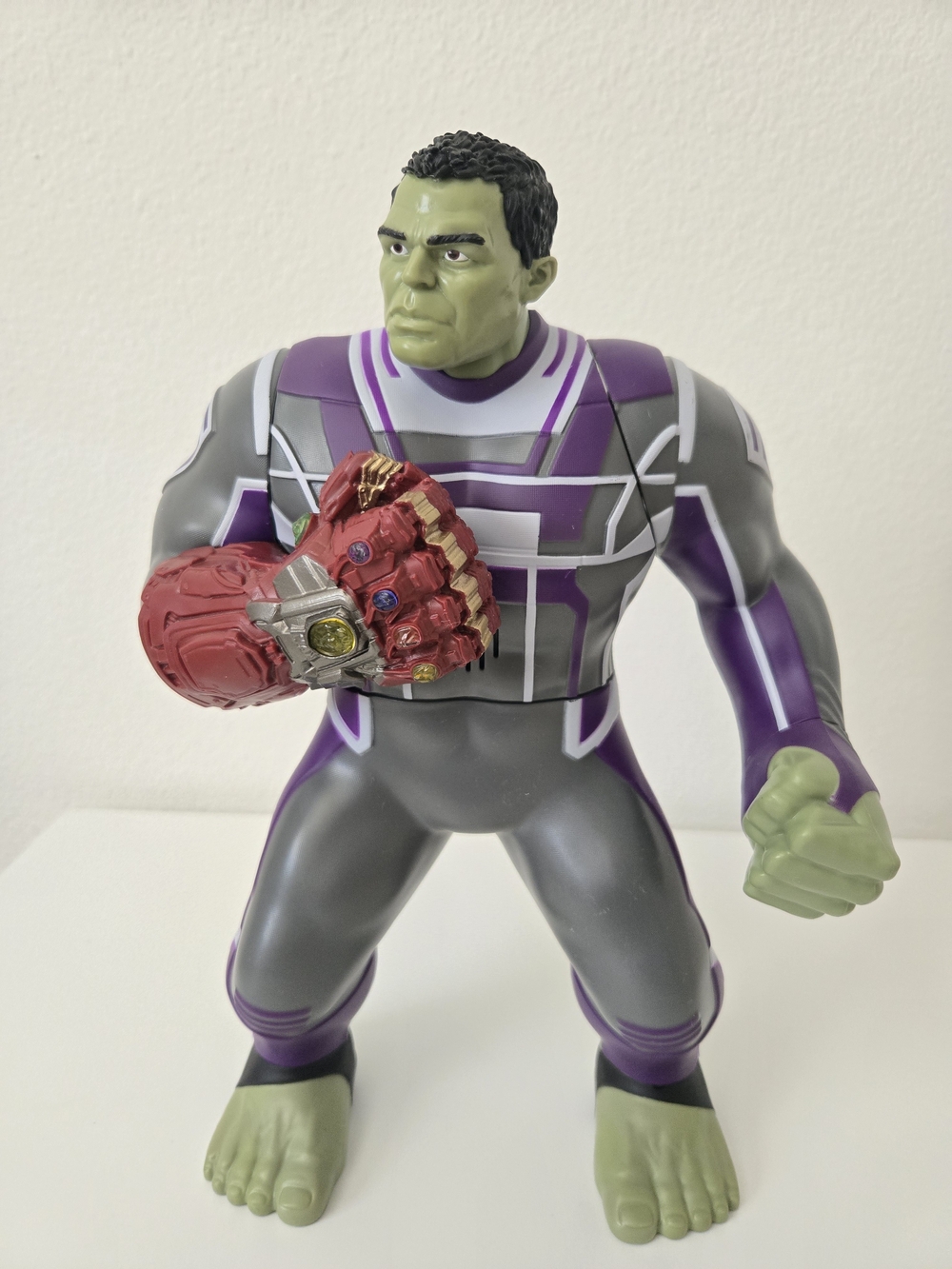 Marvel Avengers Endgame Power Punch Hulk Action Figure Talking Sounds